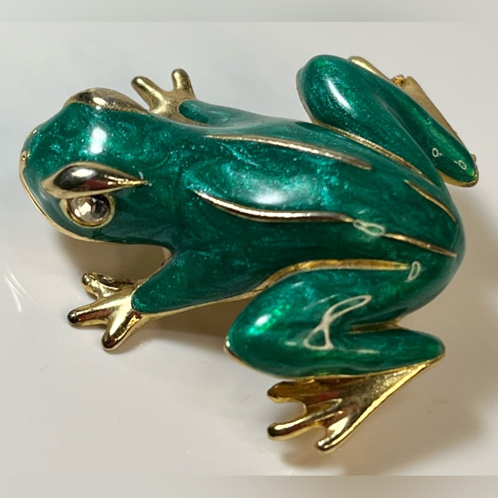 Goldtone swirly green enamel clear rhinestone eyes 1.5” frog brooch (491)